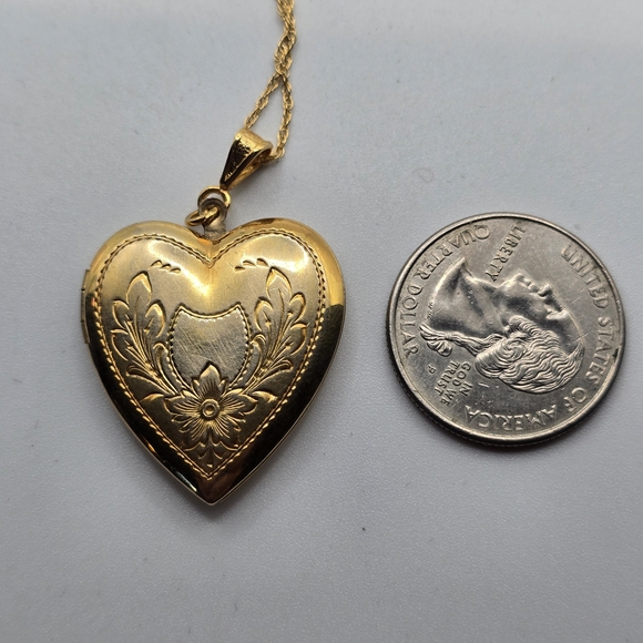 Gold Filled Heart Locket Pendant Necklace - Picture 10 of 10